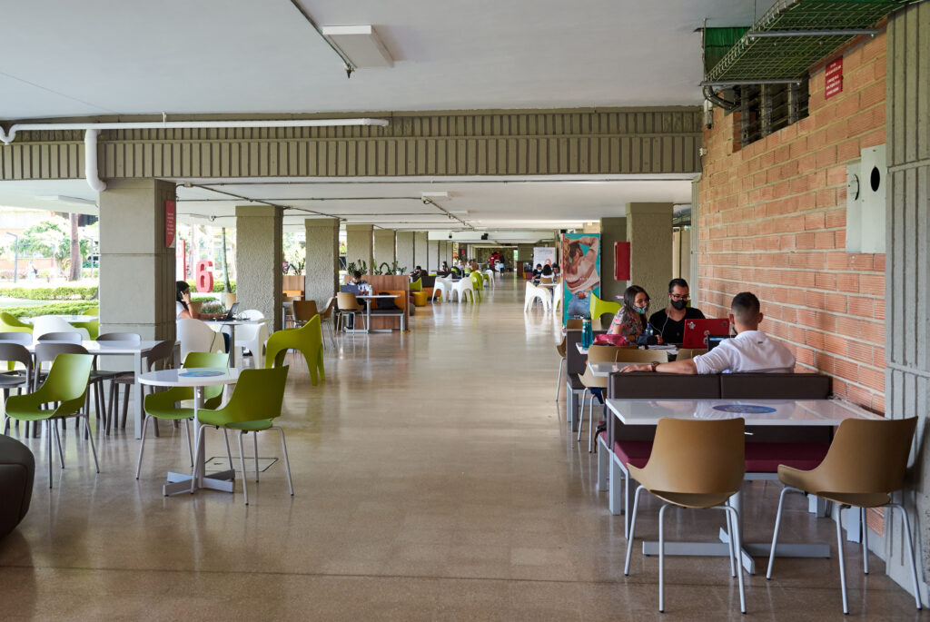 Foto campus Universidad de Medellín. UdeMedellín participa en la Reunión Nacional de Geotermia