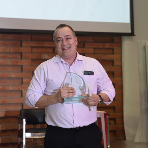 Estímulos y reconocimientos – Luis López de Mesa Estímulos y reconocimientos - Luis López de Mesa